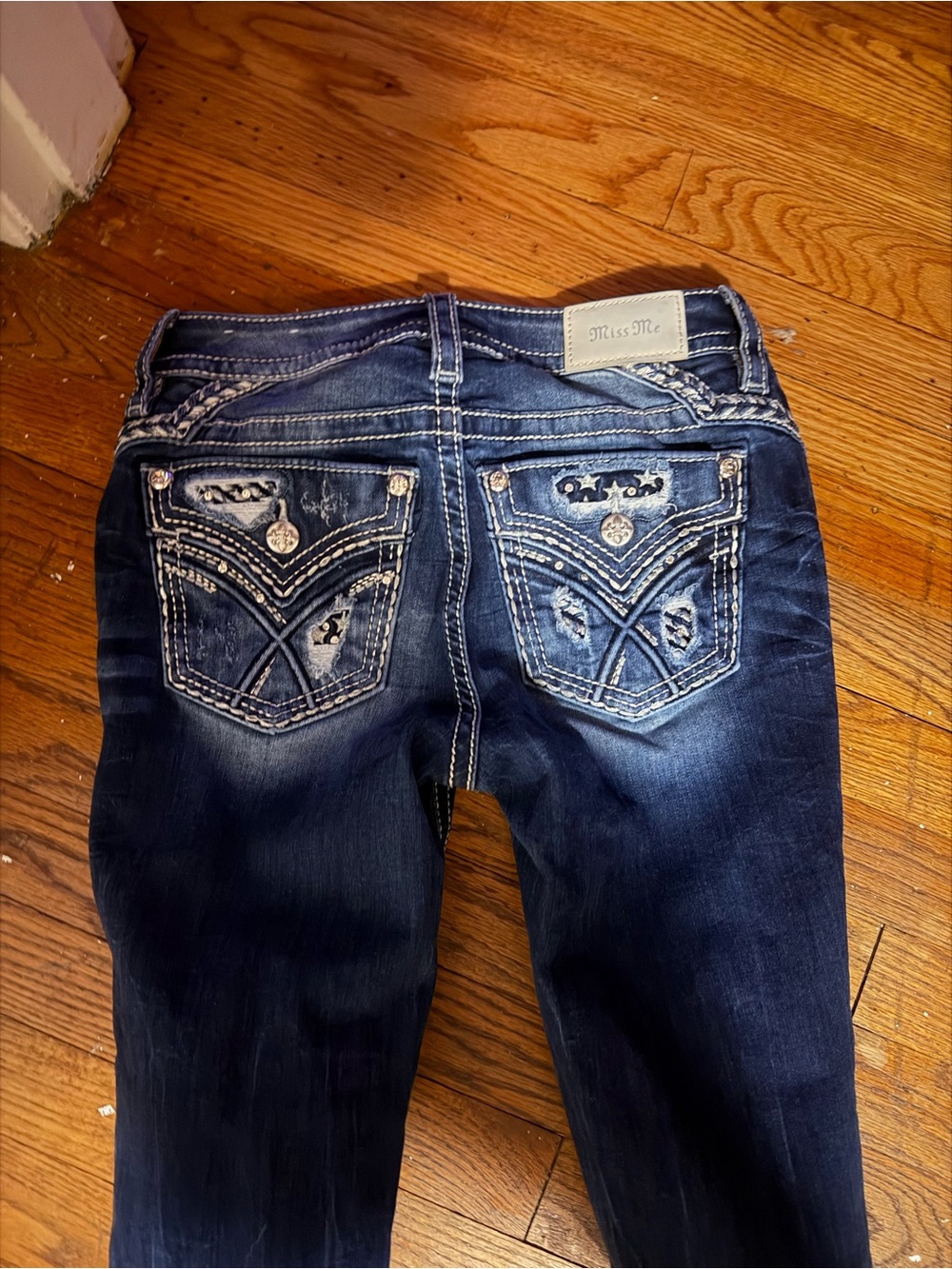 Miss Me Women's Indigo Embroidered Back Pocket Skinny Jeans